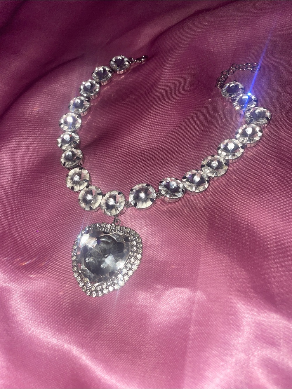 Large Heart Rhinestone Necklace ๐ - Picture 3 of 4
